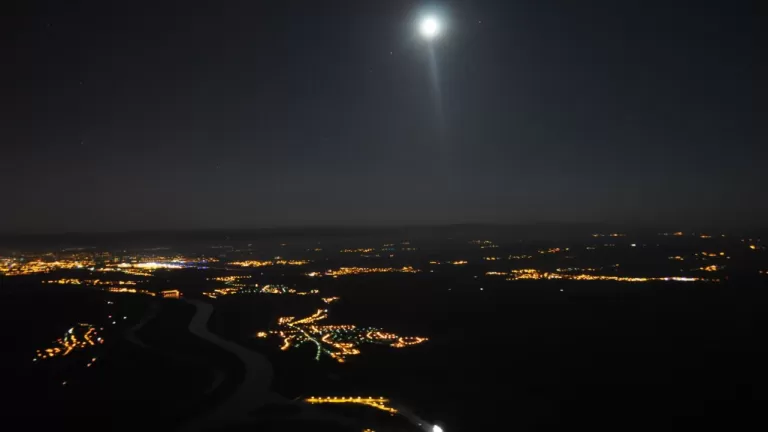 Gas balloon night ride/ flight