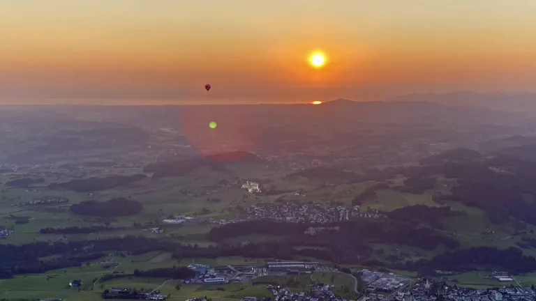 Sonnenaufgangs-Ballonfahrt