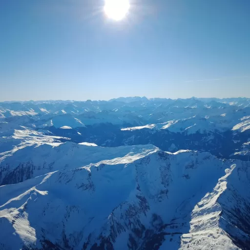 Fernsicht, verschneite Alpen